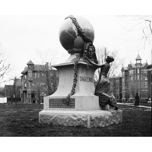 Daguerre Statue, circa 1918