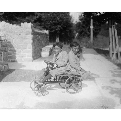 Simplico & Luicio Sodiria, Philipine Twins, circa 1918
