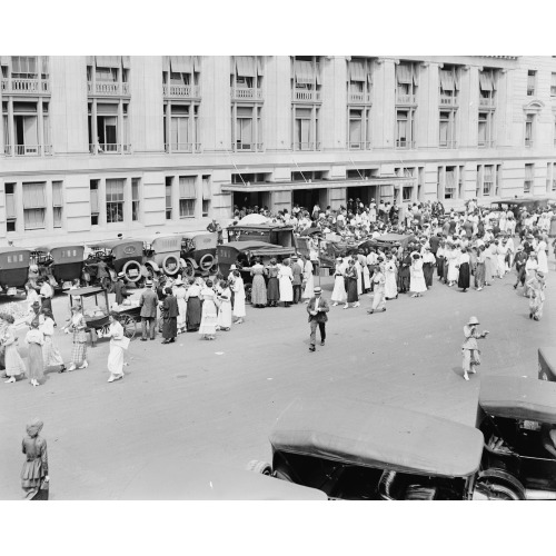 Lunch Time, Treasury Annex