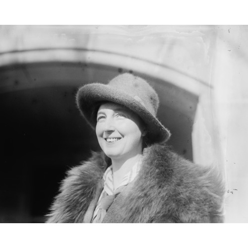 Margaret Bell Saunders, 1920, View 4