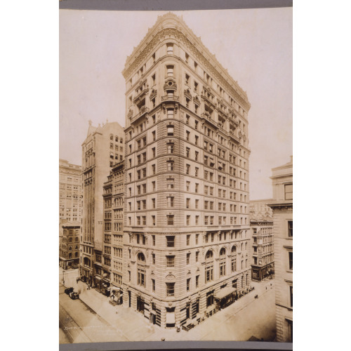 Dun Bldg. B'way & Reade St., 1916