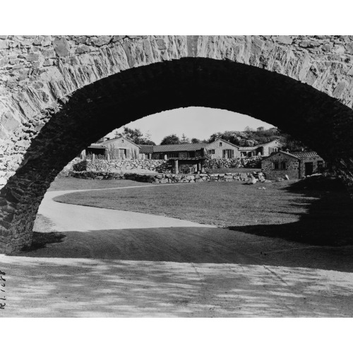 Surprise Valley Farm, Arthur Curtiss James Property, Beacon Hill Road, Newport, Rhode Island...