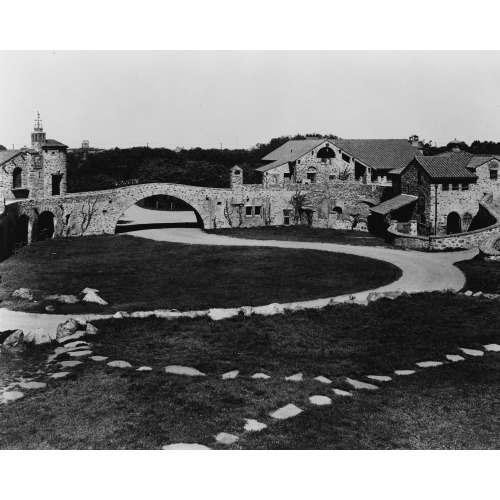 Surprise Valley Farm, Arthur Curtiss James Property, Beacon Hill Road, Newport, Rhode Island...