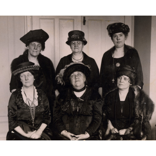 Famous G.O.P. Women Arrive, 1921