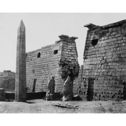 Louksor (Thebes) - Construction Anterieure - Pylone, Colosses Et Obelisque, 1851
