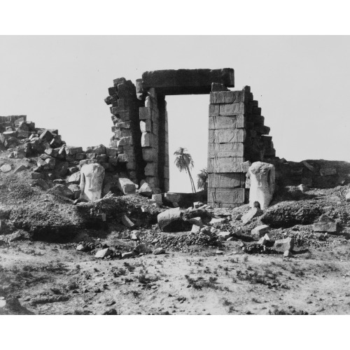 Karnak (Thebes) - Premier Pylone - Ruines De La Porte Et Des Colosses, Vues Du Point E, 1851