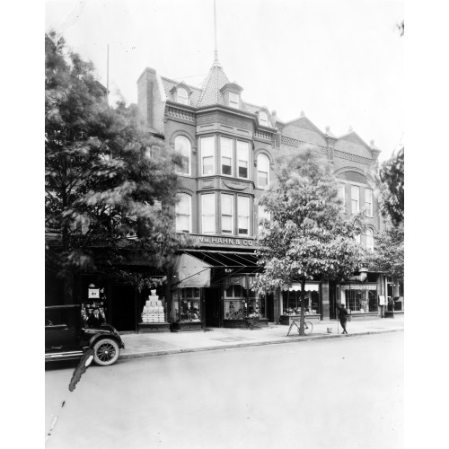 Wm. Hahn & Co., Shoes, 233 Pennsylvania Ave. S.E., Washington, D.C., 1920