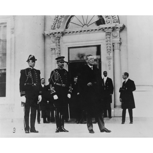Return To White House With His Military And Naval Aide, 1913