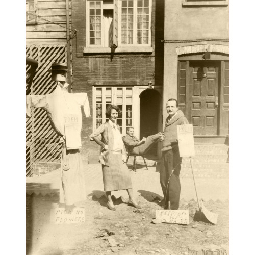 Husband and Wife, Bedford Street, New York, circa 1904