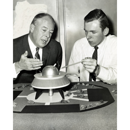 Bruce Tully Explains Planetarium