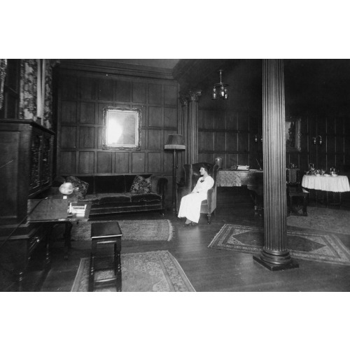 Senior Parlor, Vassar College, 1915