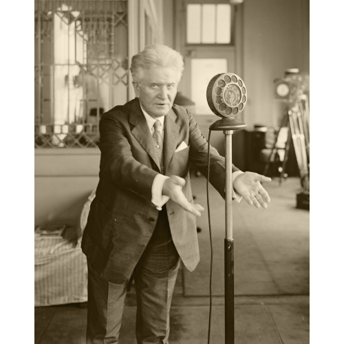 Robert M. La Follette, 1st Radio Speech, 1924