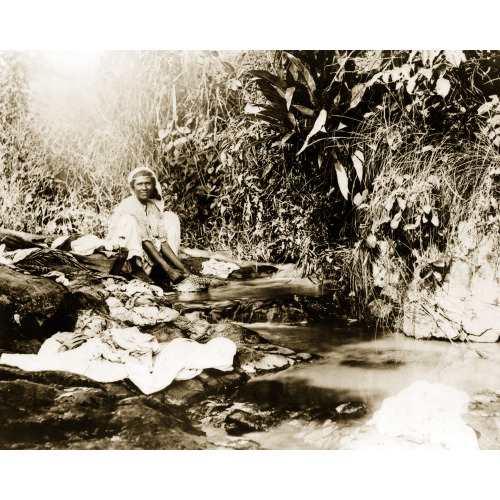 Puerto Rican Laundry in 1903